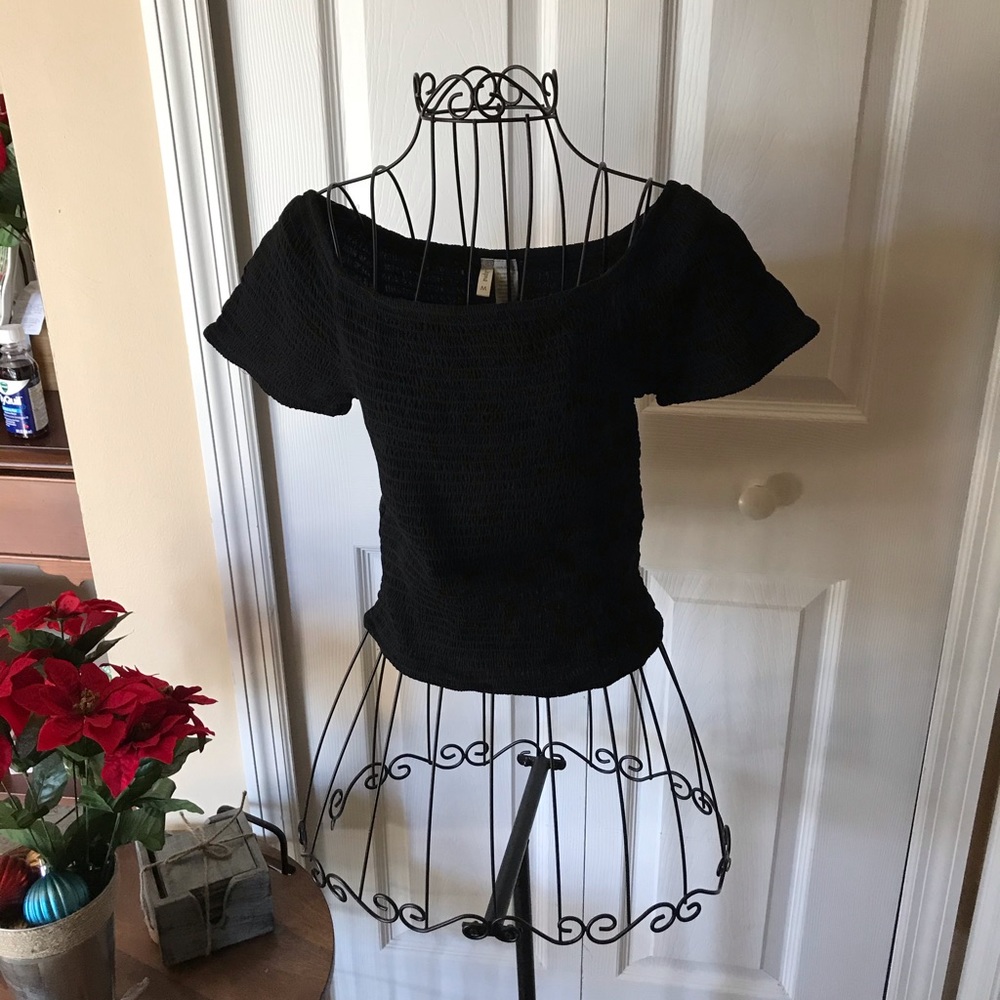 Japna Black Crop Top - Picture 3 of 8